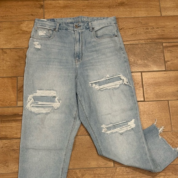 American Eagle Outfitters Denim - American eagle Curvey Mom Jeans